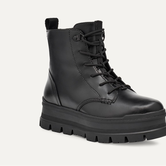 UGG SIDNEE BLACK WATERPROOF LEATHER COMBAT SHORT BOOTS SIZE US 8 WOMEN - Picture 1 of 10